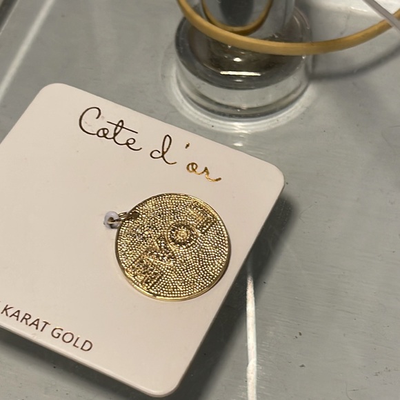 14Kt. gold disk charm,  nice size, the word “Love” is on the front! - Picture 4 of 7